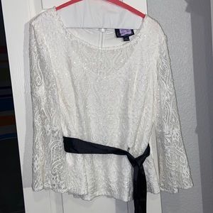 Elegant white blouse !